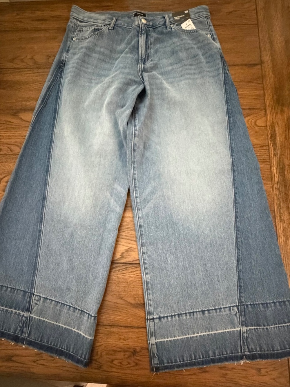 Express High Waisted Released Hem Relaxed Wide Leg Light Wash Jeans S12 - Picture 3 of 5